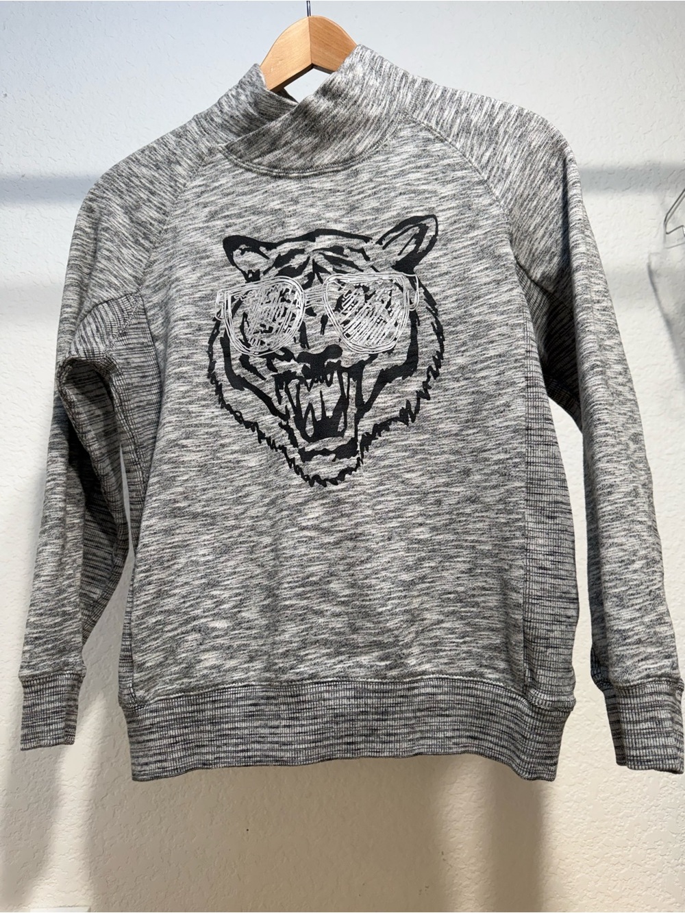 Mossimo Supply Co. Gray Tiger Graphic Pullover